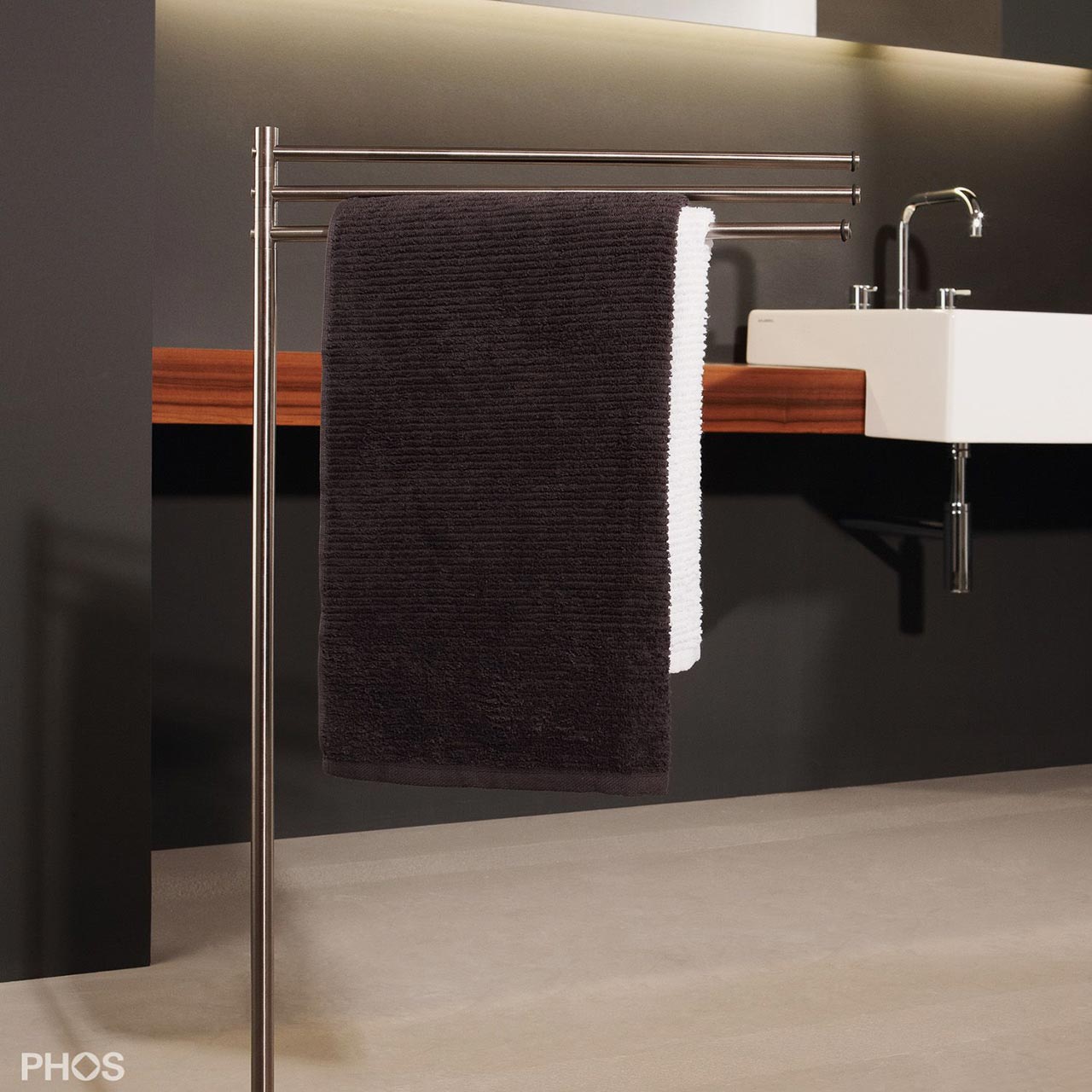 Stand Towel Rail With 3 Towel Bars - rotatable - Stand Towel Rail With 3 Towel Bars - rotatable -